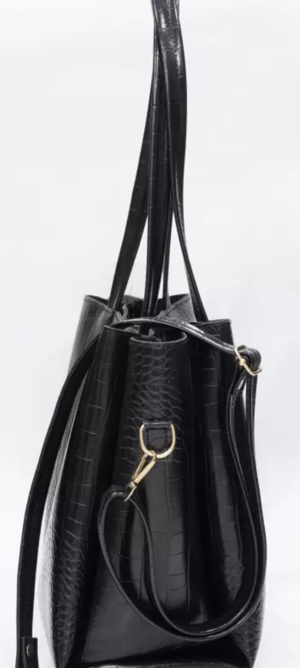 STROVIA Premium Black Croc Tote – Elegant Everyday Handbag